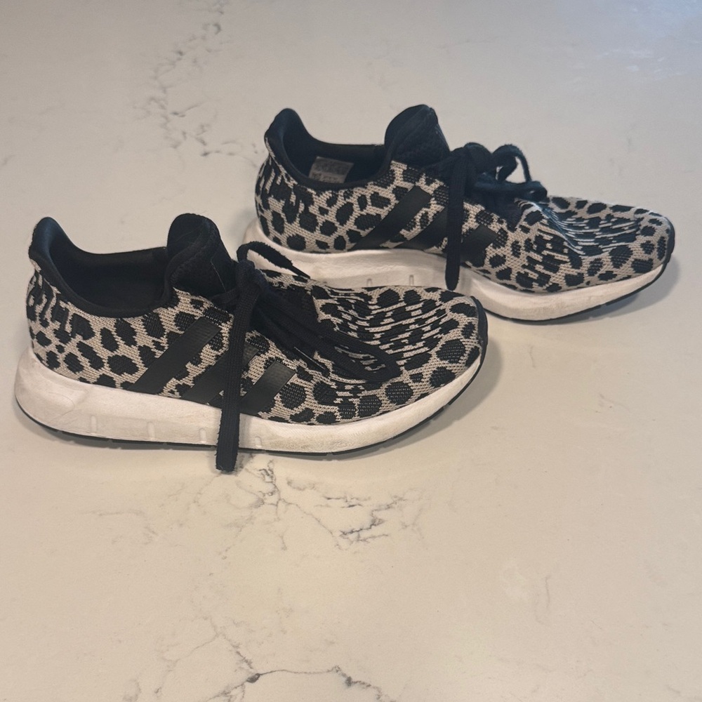 Adidas Swift Run 1.0 Leopard Print Black & White Athletic Sneakers US Size 7